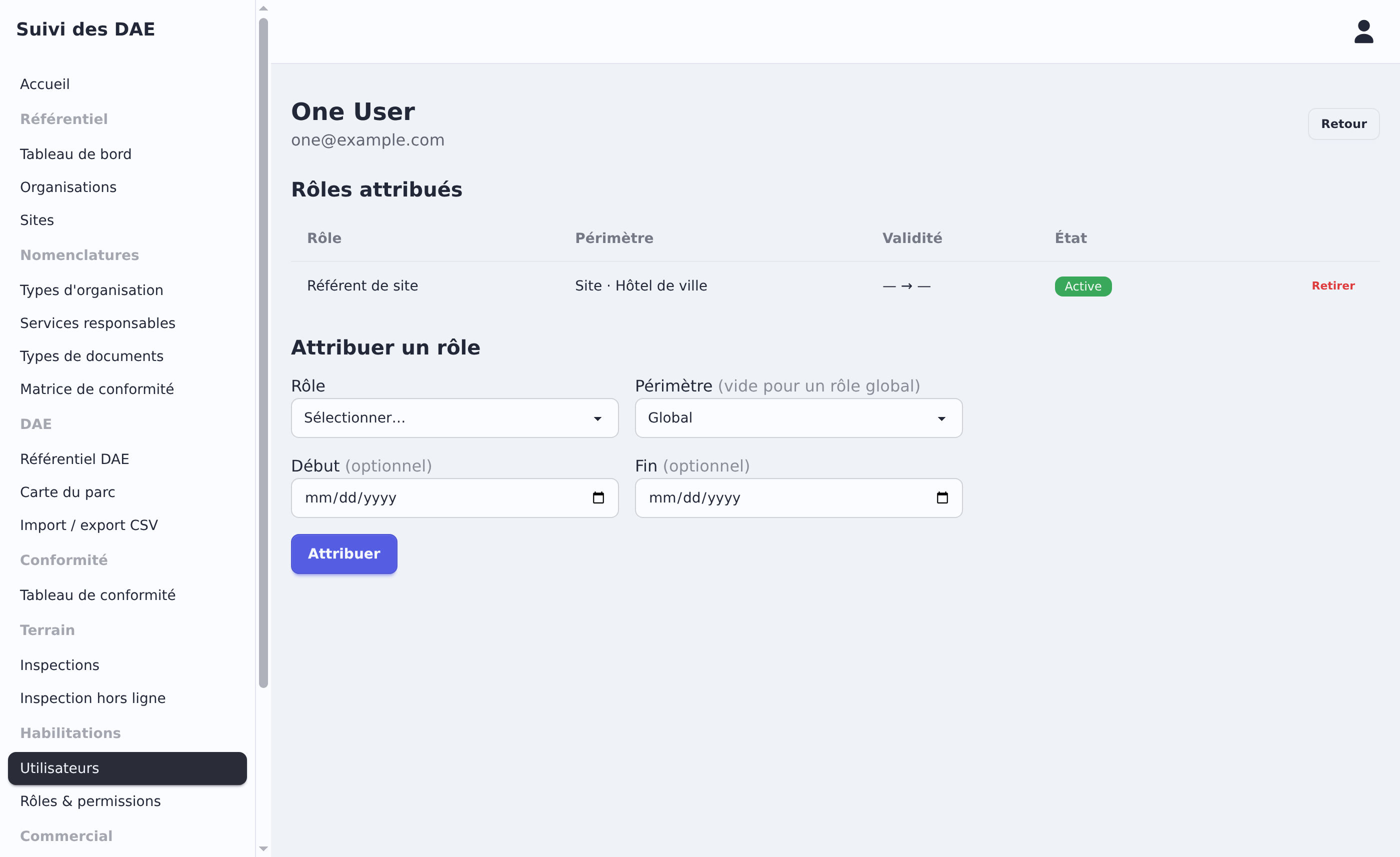 Fiche utilisateur : rôles attribués et formulaire d'attribution
